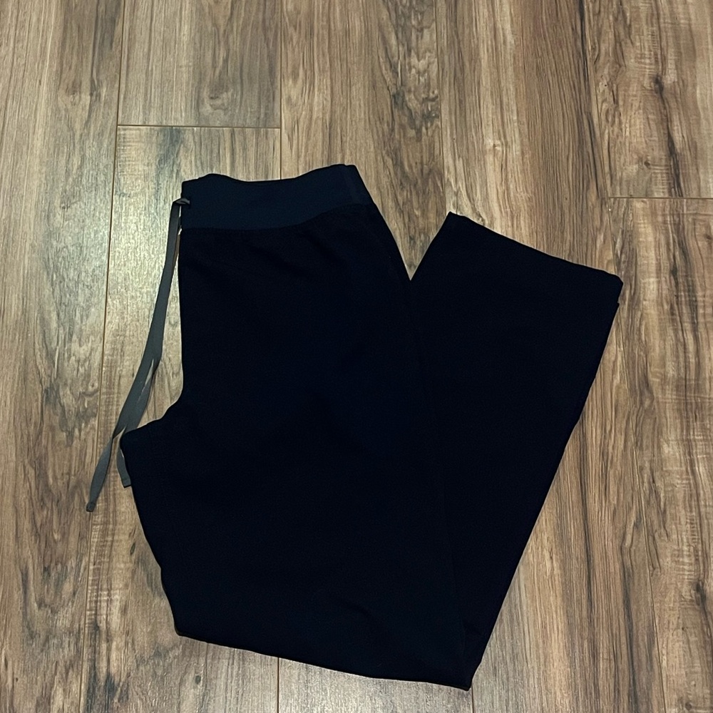 Women’s figs scrubs